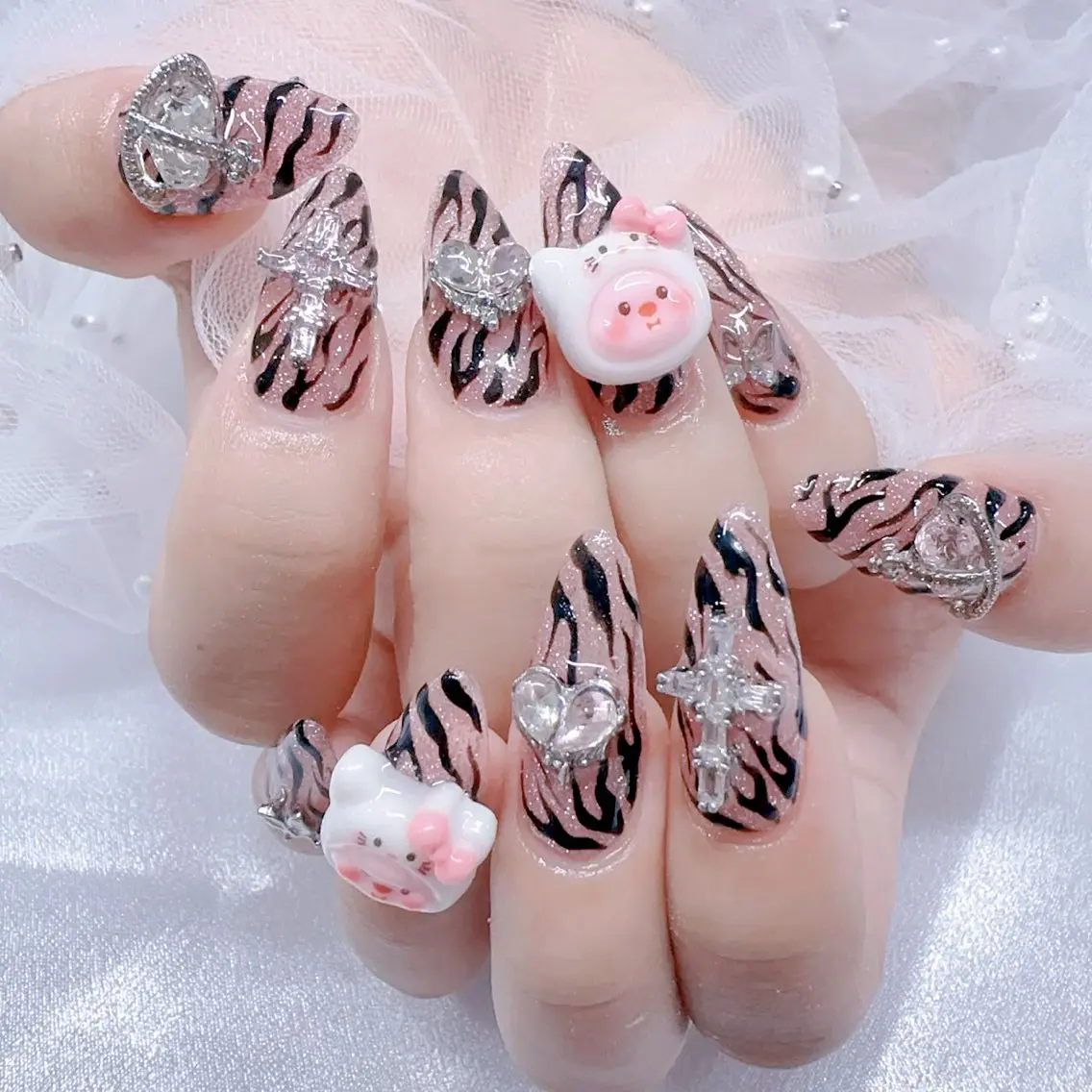 ネイル ハンドネイル ハンドケア minami ネイルのネイルデザイン
