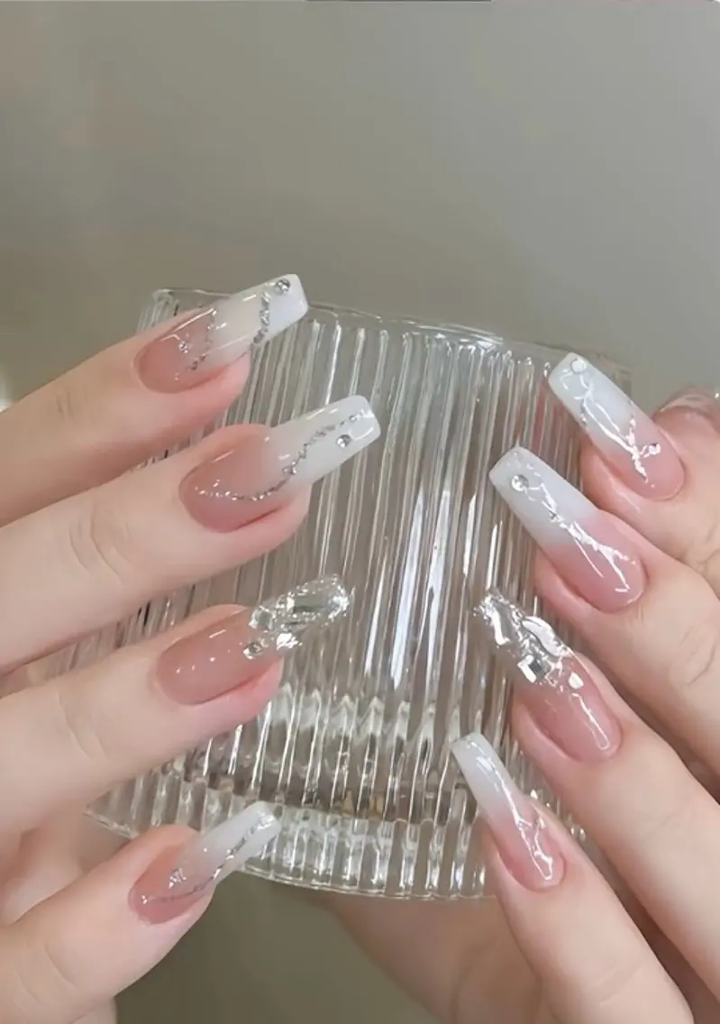 ネイル 長さ出し フレンチネイル ジェルネイル 韓国ネイル マグネットネイル sun nail池袋 モデル募集のネイルデザイン