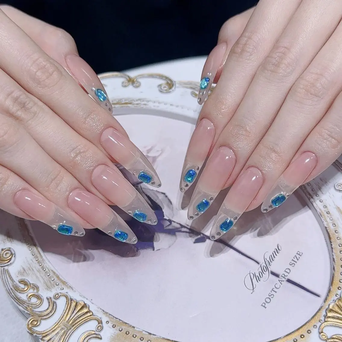 ネイル ネイルチップ Queen‘s なんのネイルデザイン