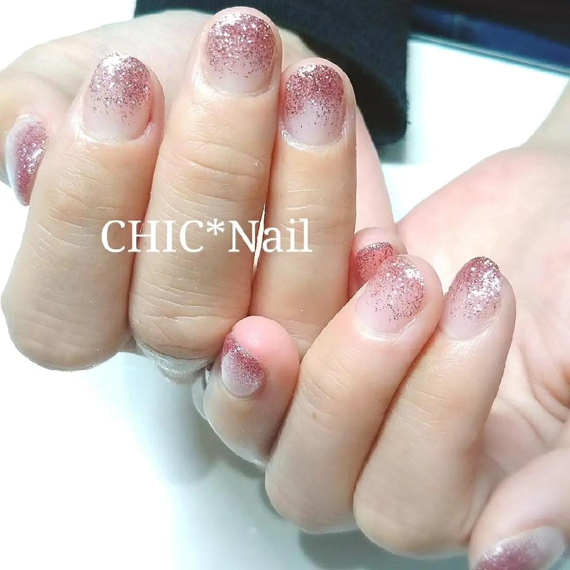 ネイル グラデーション ラメ(グリッター) ラメグラデーション ピンク ハンドネイル Chic. nailのネイルデザイン