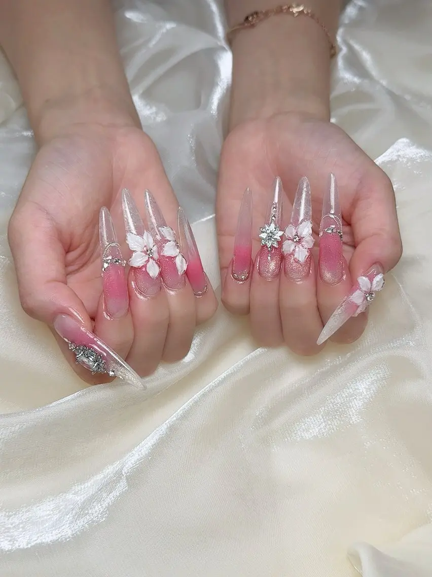 ネイル ハンドネイル ENsalon akiのネイルデザイン