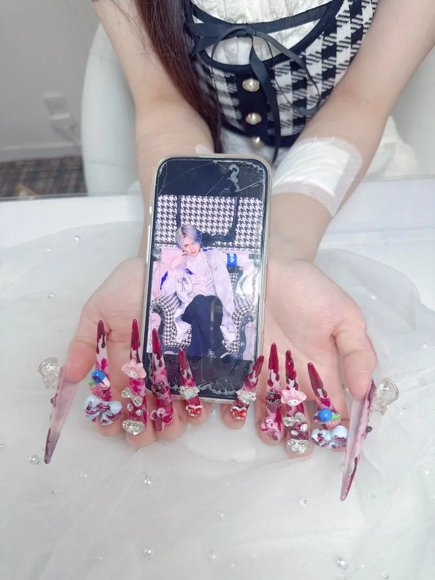 ネイル フットネイル ジェルネイル 韓国ネイル マグネットネイル 持ち込み ハンドネイル Huyn Nail Shinjyukuのネイルデザイン
