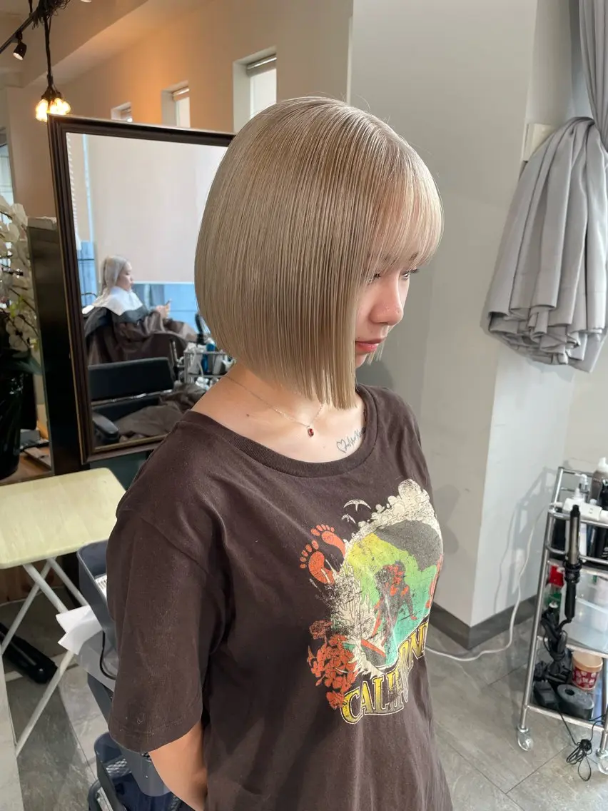 ショート カラー カット ヘアカラー トリートメント ヘアセット 💜ハイトーン💛 マジカルかいちゃんのヘアスタイル