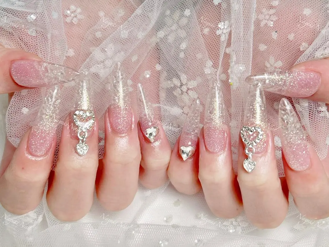 ネイル 🦋 Queenieのネイルデザイン