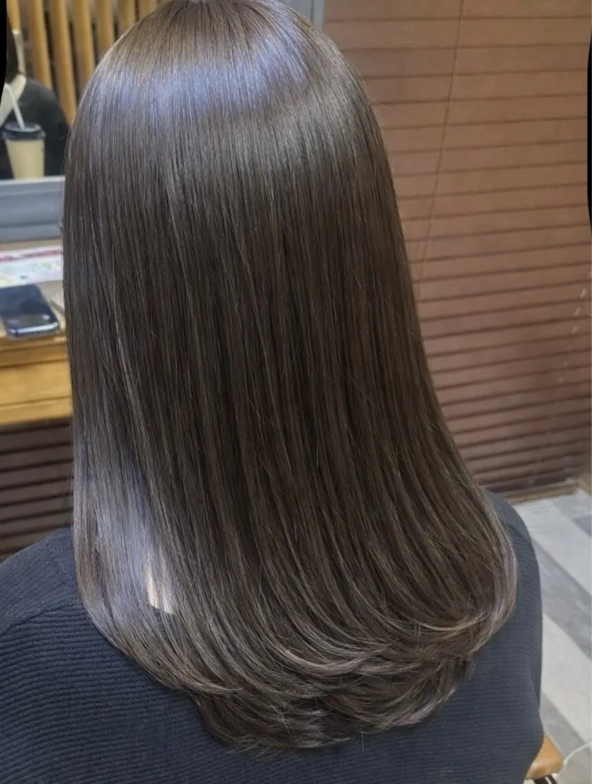 ミディアム カラー ブリーチ ダブルカラー グレージュ ブリーチなしカラー ヘアカラー トリートメント 和田 直也のヘアスタイル