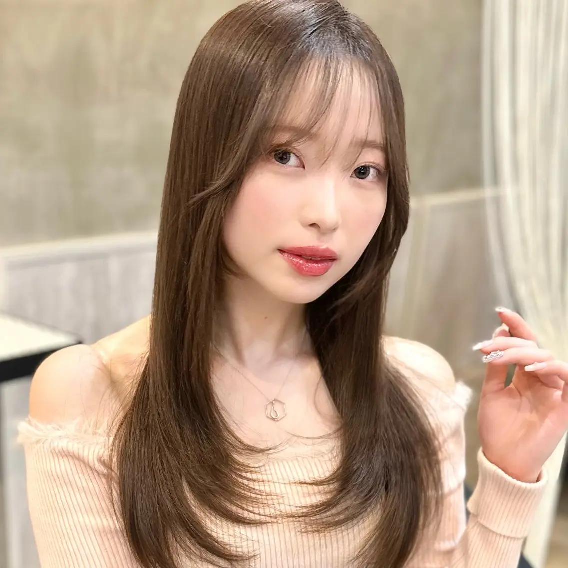 セミロング カット ヘアカラー トリートメント 🌹ハッシュカット、 レイヤー韓国ヘア🌹のヘアスタイル
