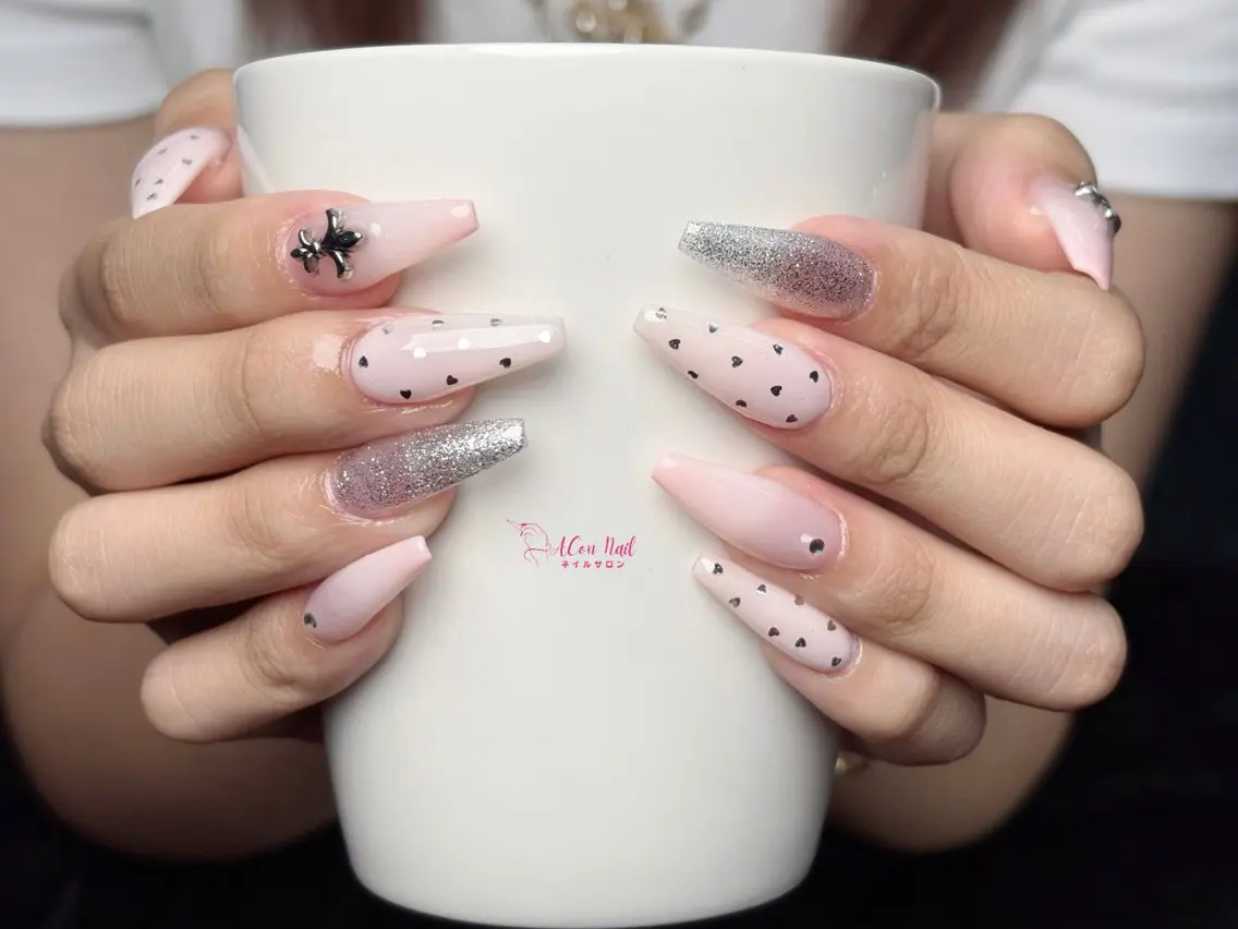 ネイル 桜ネイル 長さ出し フラワーネイル フレンチネイル ジェルネイル ハンドネイル ACon NailSalonのネイルデザイン