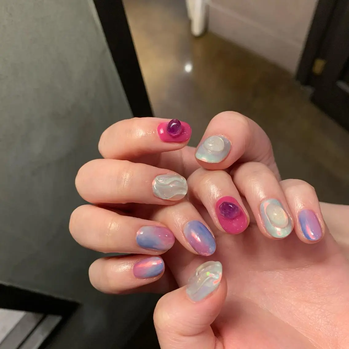 ネイル オーロラネイル ぷっくりネイル Cachette miyukiのネイルデザイン