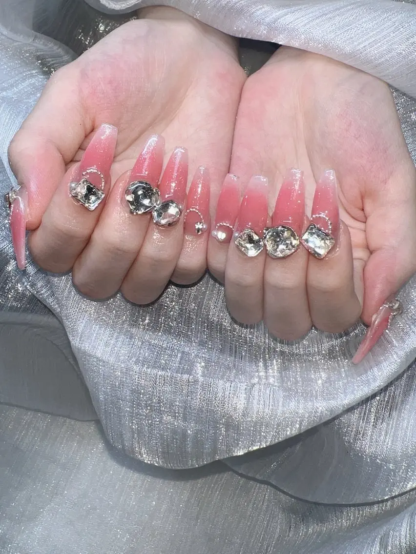 ネイル オーロラネイル チークネイル 長さ出し フットネイル フレンチネイル ハンドネイル Lee Nailsのネイルデザイン