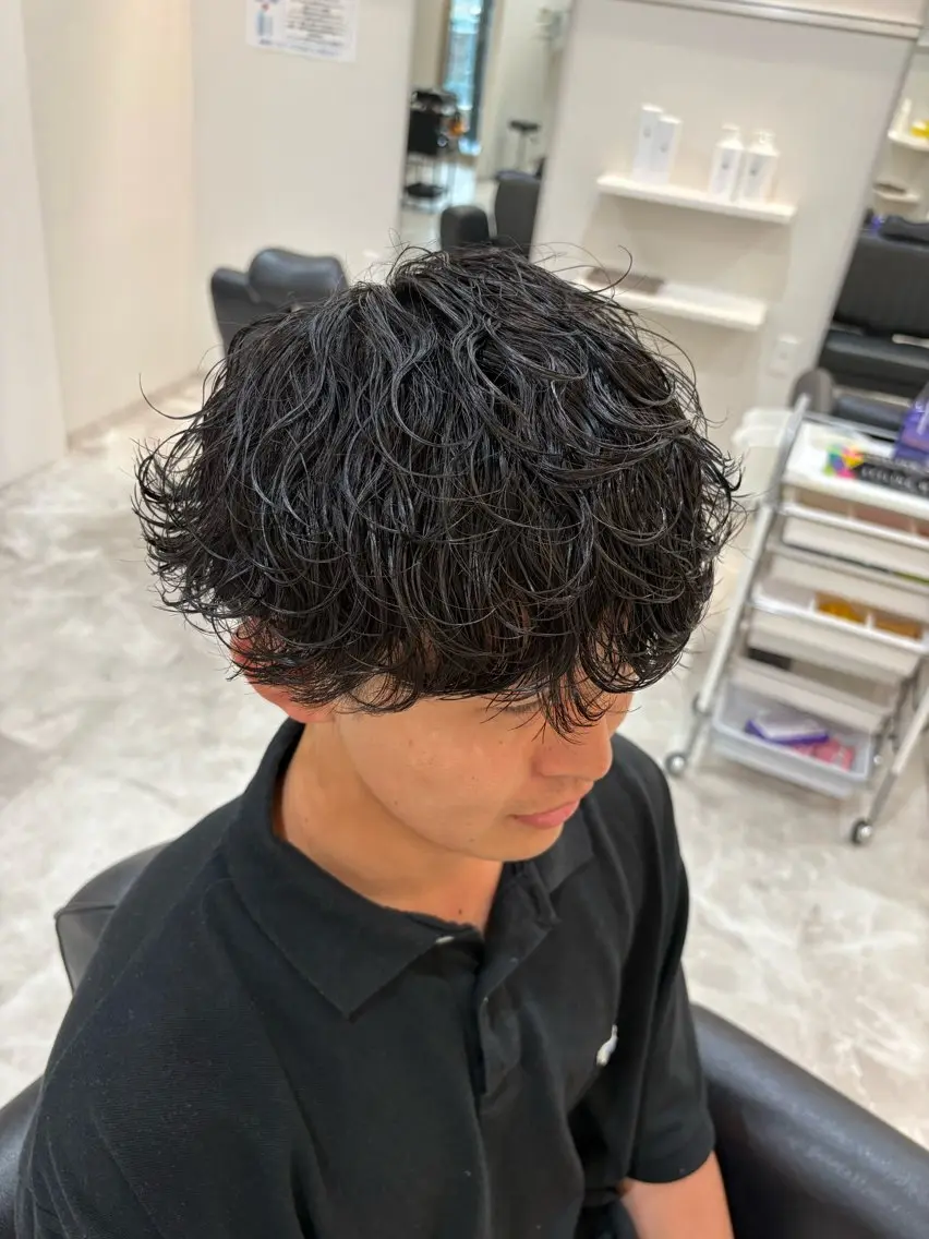 ショート パーマ メンズ メンズパーマ 波巻きパーマ メンズ美容師/ フェザー/池戸晴也のヘアスタイル