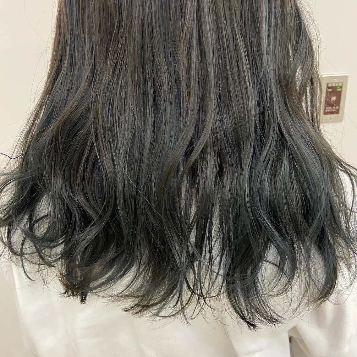 ロング カラー SALTWATER AYARIのヘアスタイル