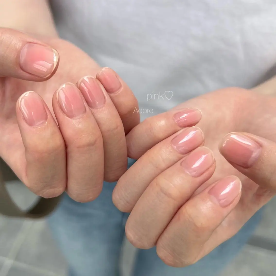 ネイル チークネイル オフィスネイル ピンク ショートネイル シンプルネイル ハンドネイル Nail Adore.のネイルデザイン