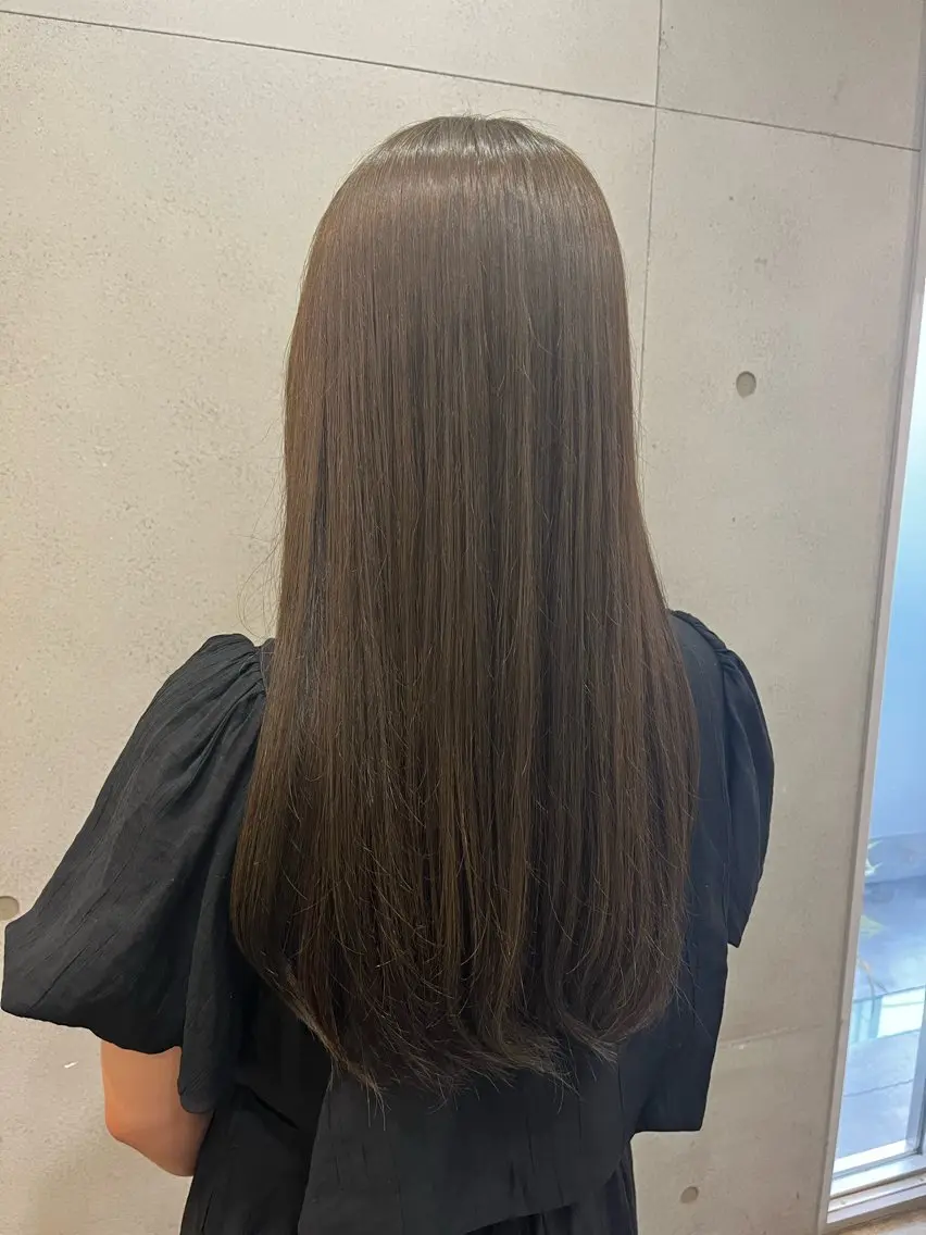セミロング おせ ちさとのヘアスタイル