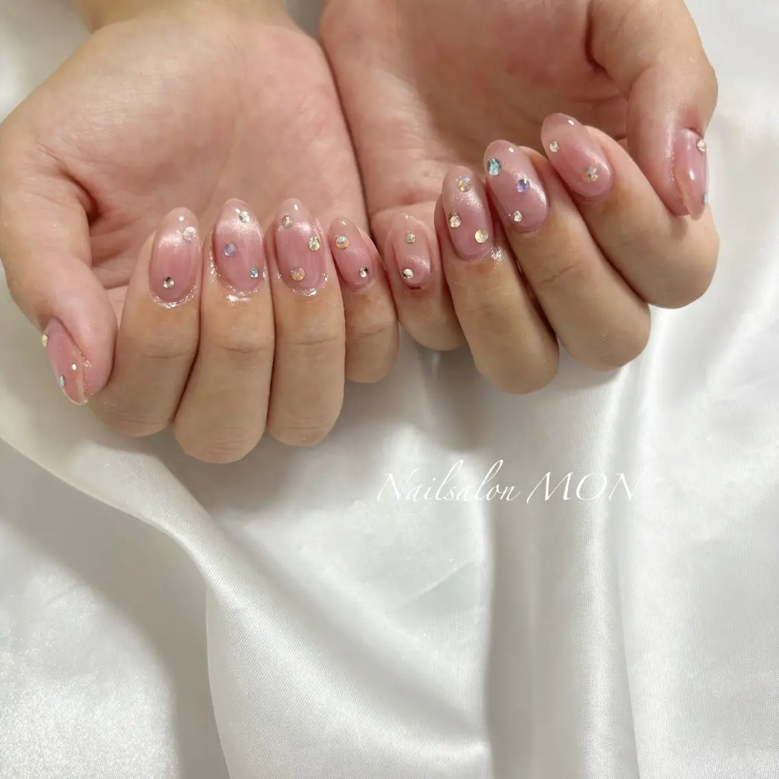 ネイル ストーンネイル ハンドネイル Nailsalon MONのネイルデザイン