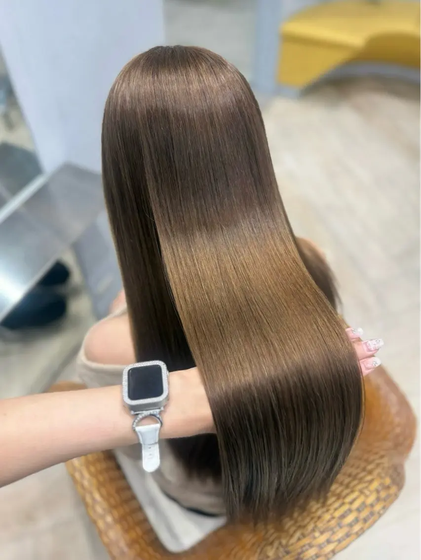ロング カラー ベージュカラー オレンジ 大久保 凜香のヘアスタイル