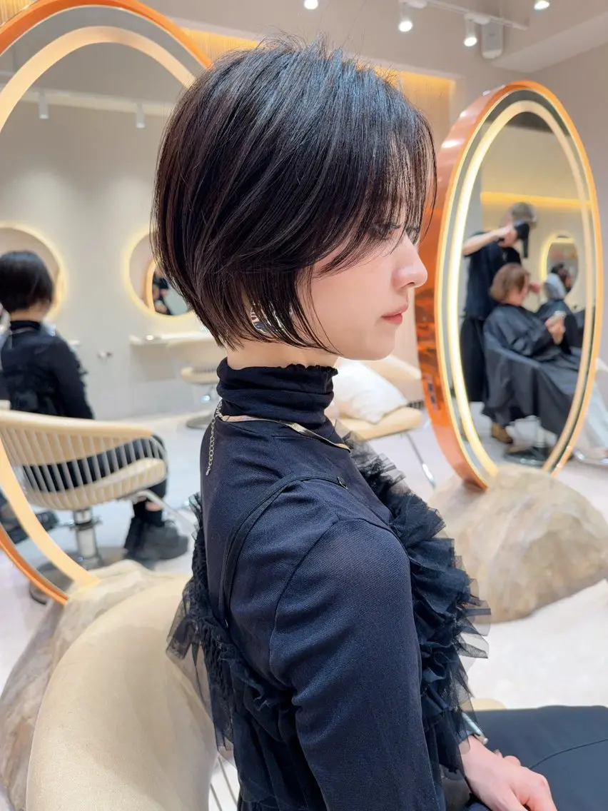 ショート カラー カット ヘアカラー トリートメント 縮毛矯正✨🫧 レイヤー川村利幸のヘアスタイル