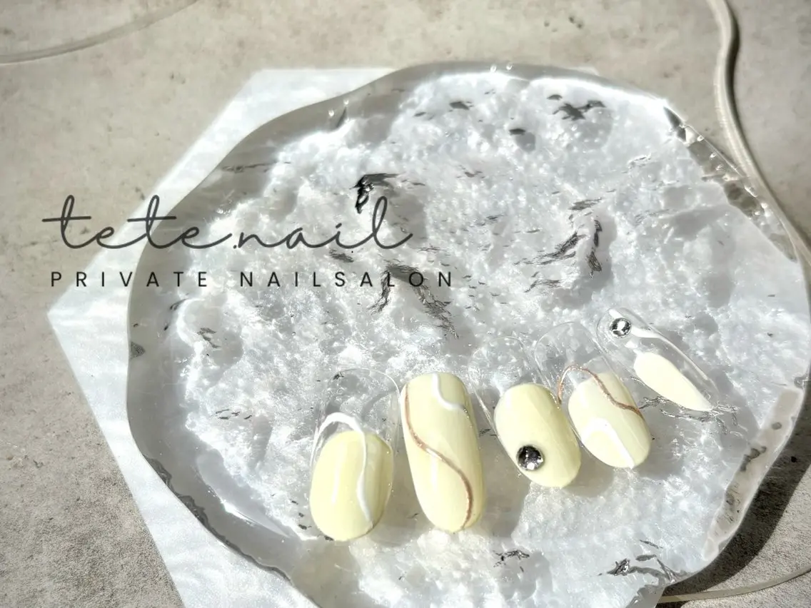 ネイル フレンチネイル ニュアンスネイル ストーンネイル ハンドネイル tete. nailのネイルデザイン