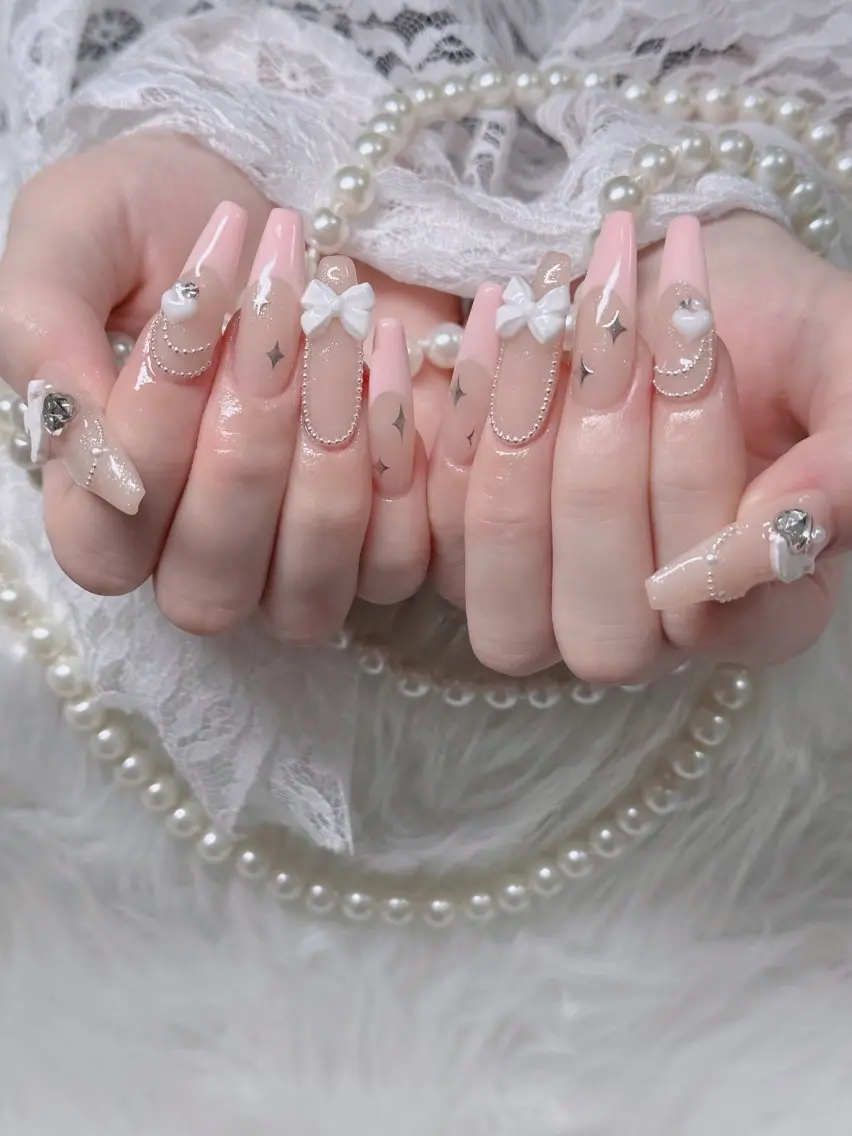 ネイル フレンチネイル ジェルネイル ハロウィン キラキラネイル 韓国ネイル ハンドネイル H.baby Nail Salonのネイルデザイン