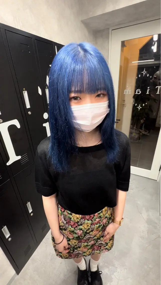 ミディアム カラー アッシュ アッシュグレー ベージュカラー ブリーチ ブロンド 【ときめき屋さん🎀 ハイトーン大和🎀】のヘアスタイル
