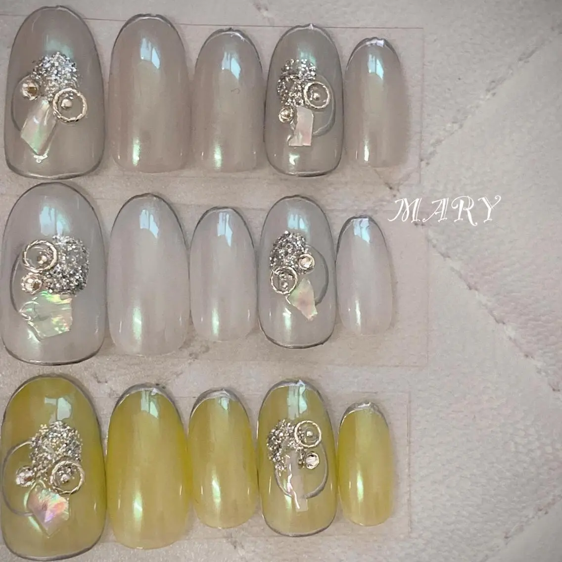 ネイル オーロラネイル グリーン ニュアンスネイル ワンカラーネイル パステルネイル ハンドネイル Mary nail .narumiのネイルデザイン