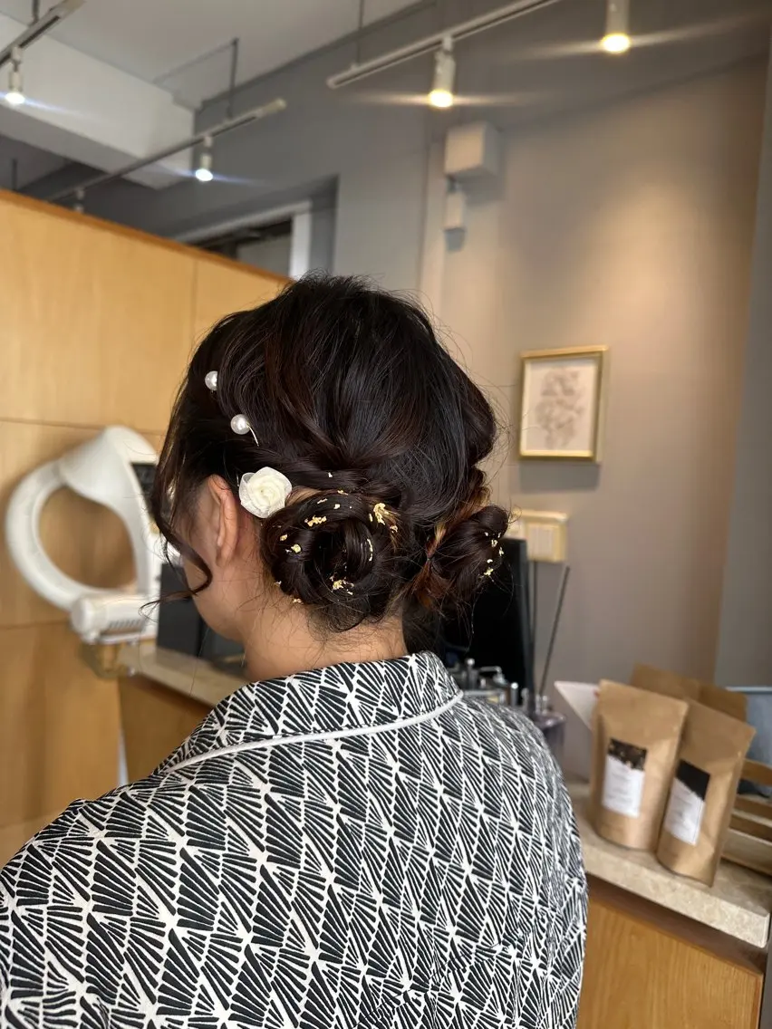 ミディアム お団子ヘア ヘアセット miloc MOMOKAのヘアスタイル