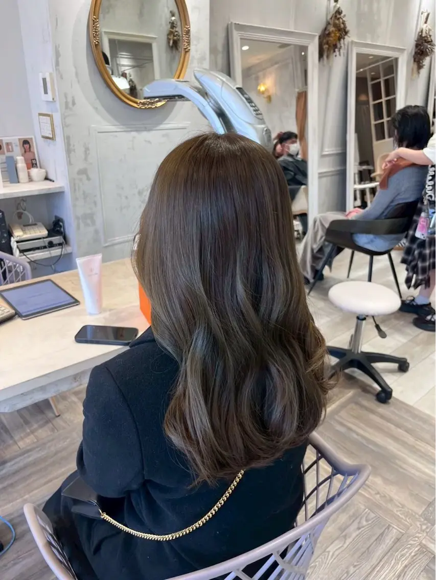 セミロング efesto ゆーかのヘアスタイル