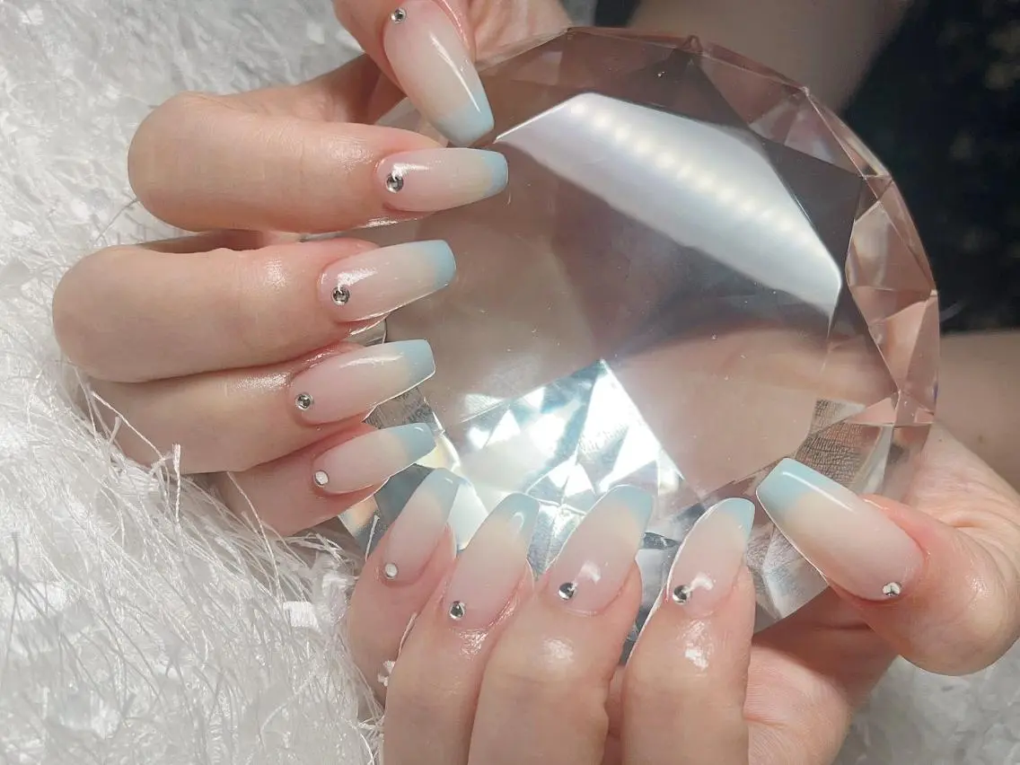 ネイル 長さ出し フレンチネイル ジェルネイル グラデーション 韓国ネイル ハンドネイル Nail&eye Belire 新宿のネイルデザイン