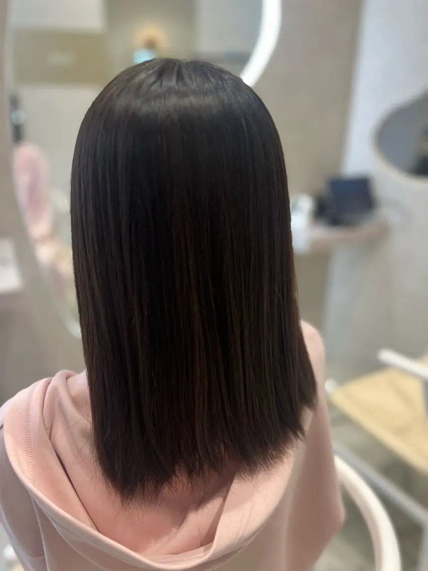 セミロング 縮毛矯正 小池 夏美のヘアスタイル