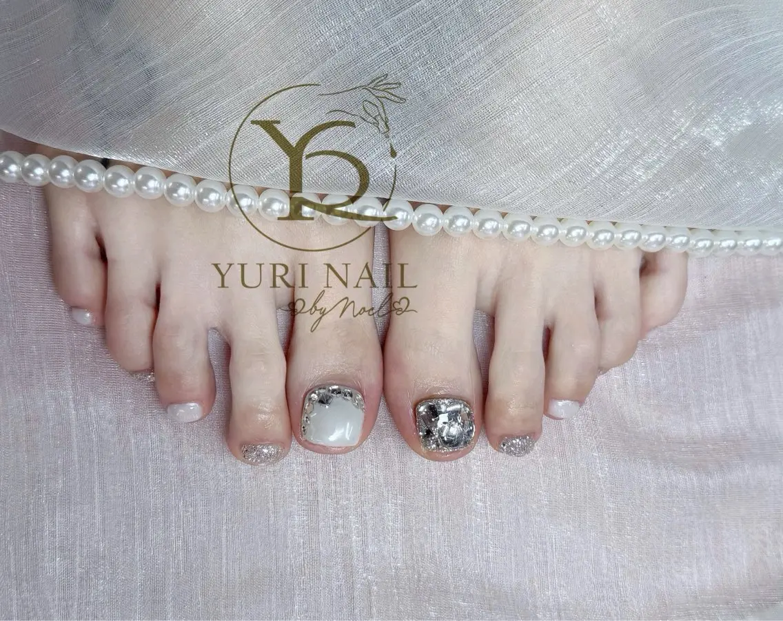 ネイル チークネイル フットネイル フレンチネイル グラデーション キラキラネイル フットネイル ハンドケア YURI Nail Funabashiのネイルデザイン