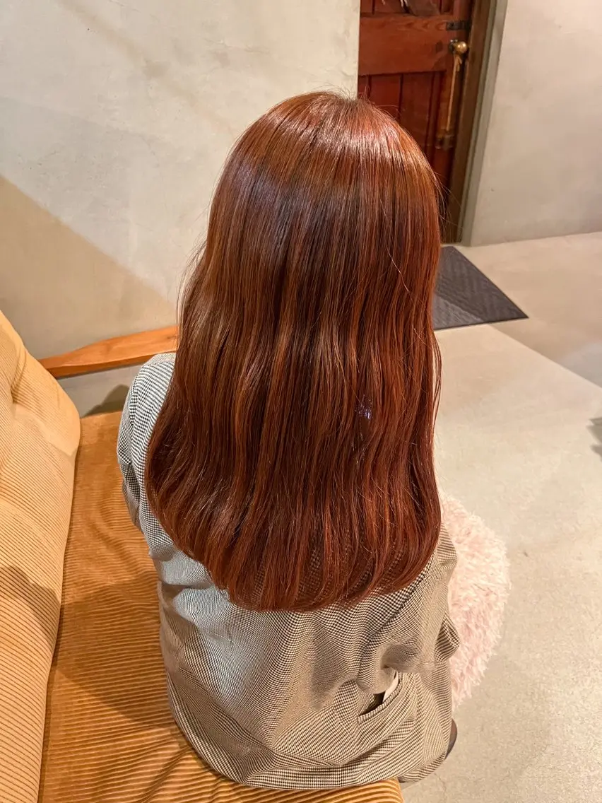 カラー ブリーチ ブリーチなしカラー オレンジ ヘアカラー 山根 桜のヘアスタイル