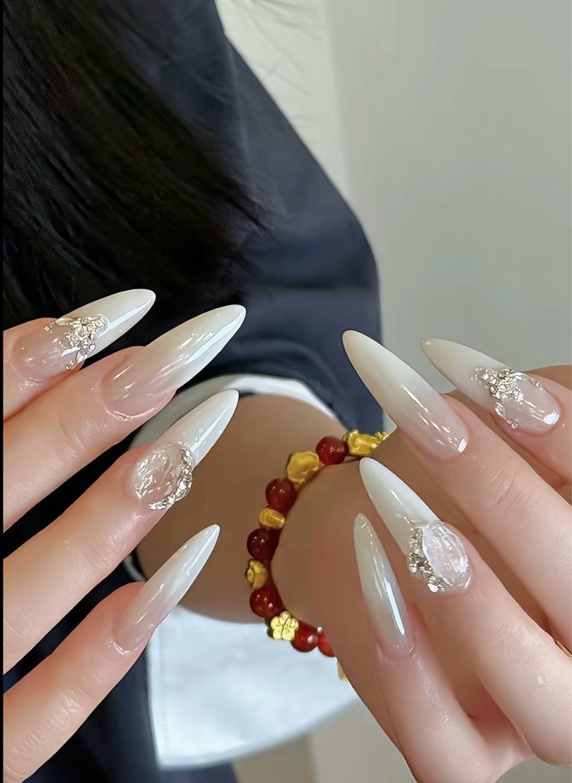 ネイル アートネイル ボルドー 長さ出し ハロウィン キラキラネイル ハンドネイル ハンドケア Mina Aurea Nailのネイルデザイン