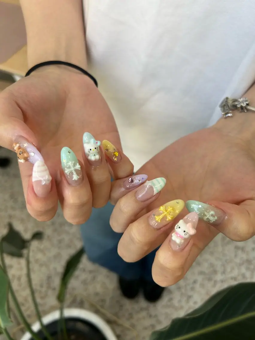 ネイル ハンドネイル 小松 千冬のネイルデザイン