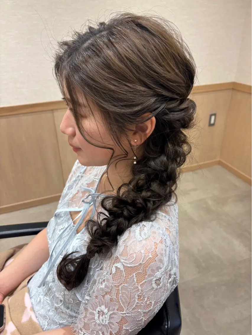 ロング ヘアアレンジ ヘアセット 髪の家 tikiのヘアスタイル