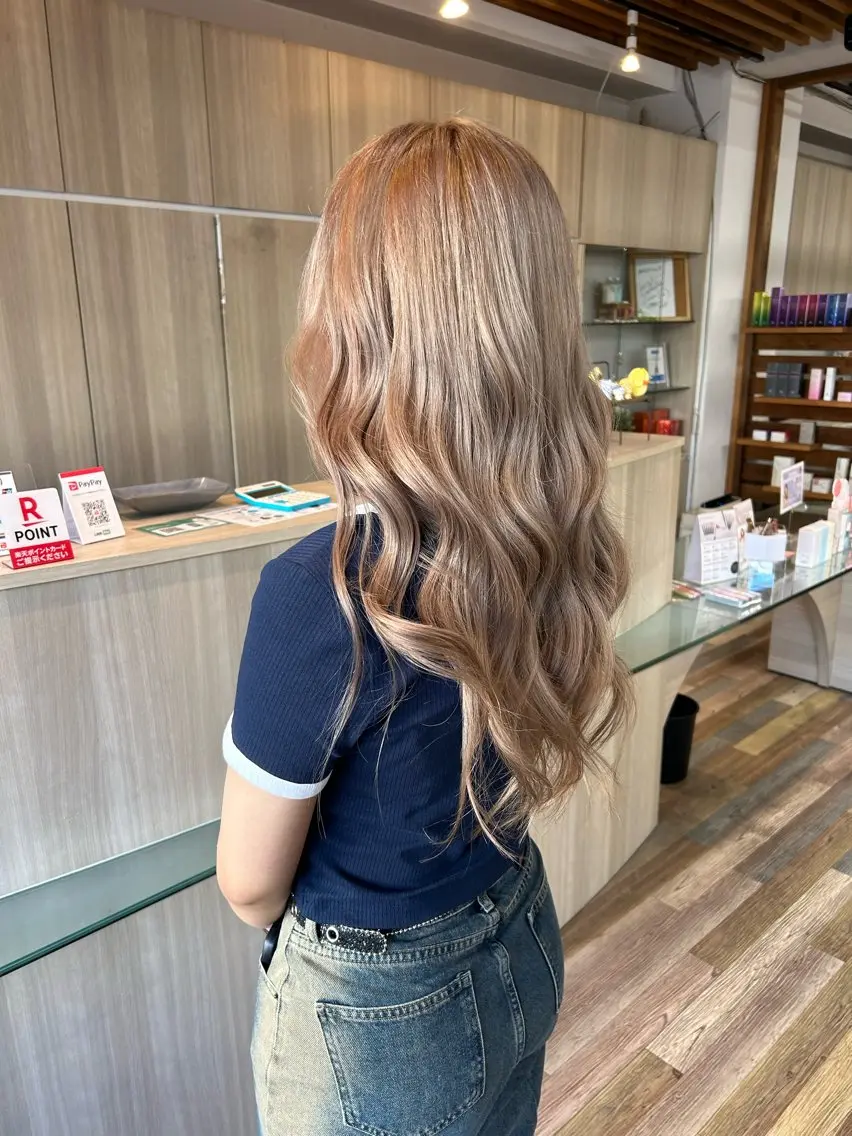 ロング カラー ブリーチ ケアブリーチ ヘアカラー トリートメント 志賀 輝/ハイライト /縮毛矯正/髪質改善のヘアスタイル