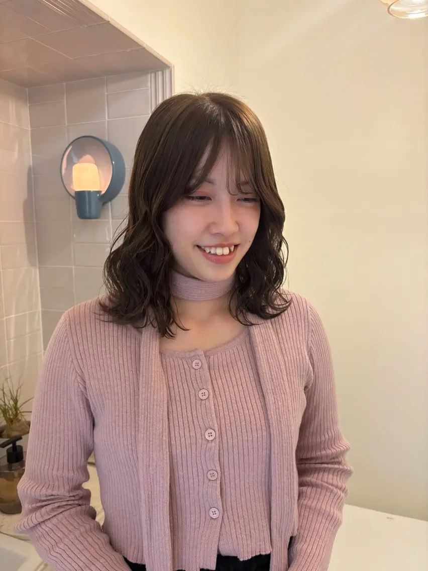 セミロング カラー ベージュカラー オリーブベージュ ヘアカラー 船越 愛のヘアスタイル