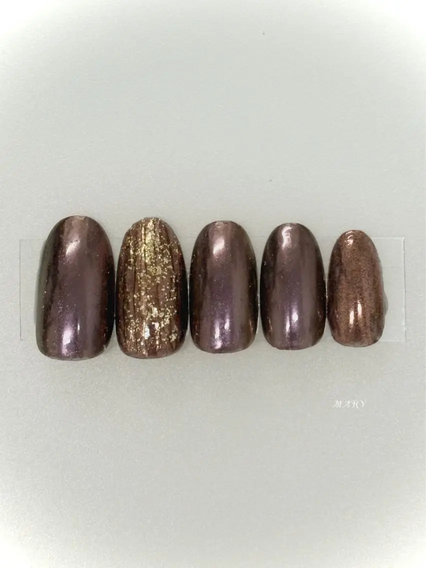 ネイル ブラウン キラキラネイル ミラーネイル ニュアンスネイル ワンカラーネイル ハンドネイル Mary nail .narumiのネイルデザイン