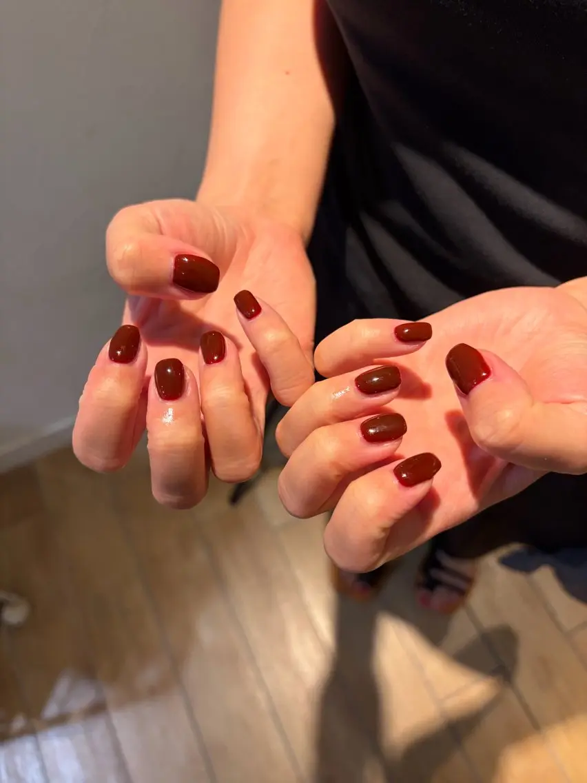 ネイル ハンドネイル 𝗶𝗿𝗼𝗵𝗮 ໒꒱ 𓏸*˚のネイルデザイン
