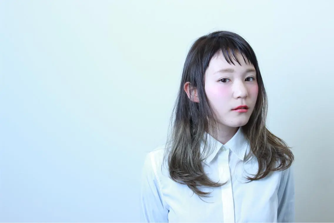 セミロング カラー グラデーションカラー オリーブ系カラー🫒 イノセントヘアのヘアスタイル