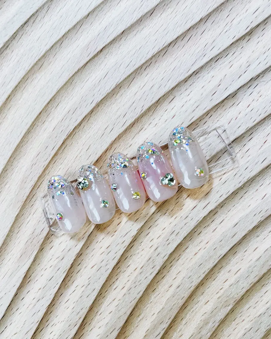ネイル キラキラネイル ワンホンネイル ハンドネイル nail room.のネイルデザイン