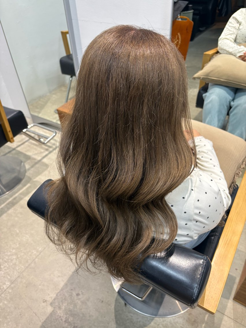カラー ヘアカラー カワサキ ミユのヘアスタイル