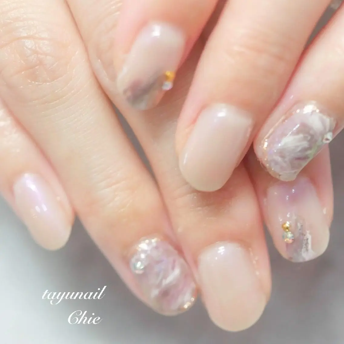 ネイル ブルー ジェルネイル ラメ(グリッター) ニュアンスネイル パラジェル ネイルサロン 【たゆnail】のネイルデザイン