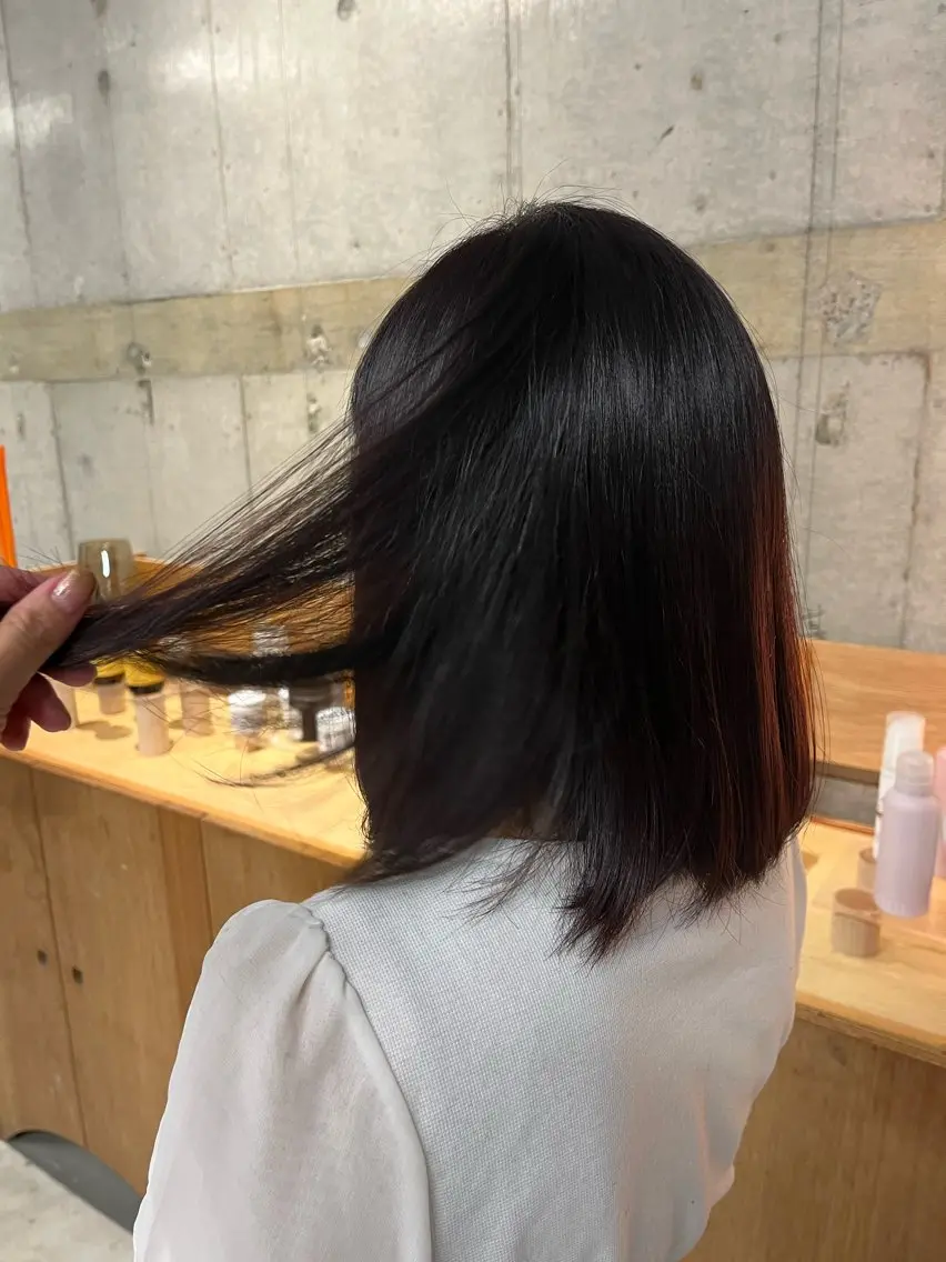 カラー 瑠己杏 :ボブ/ ハイトーンワンカラーのヘアスタイル