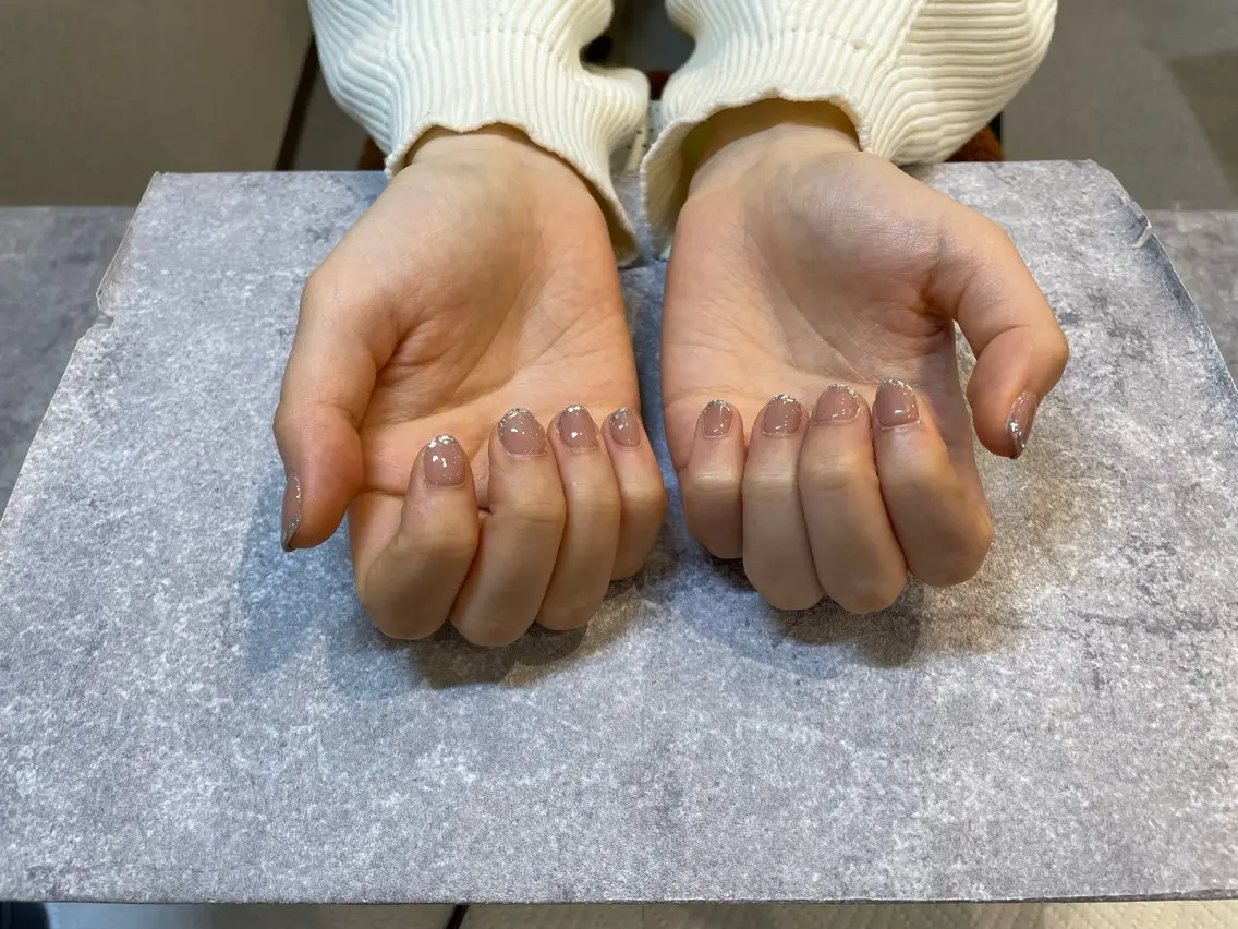 ネイル フレンチネイル ガラスフレンチ オフィスネイル 土居 香帆のネイルデザイン