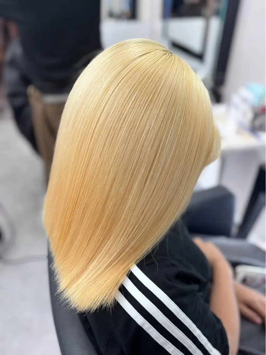 カラー ブロンド ハイトーンカラー ヘアカラー トリートメント ベルグロー アルファのヘアスタイル