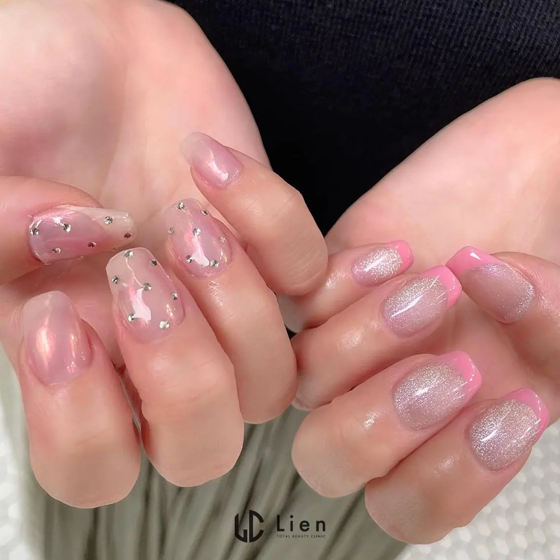 ネイル キラキラネイル 韓国ネイル ロングネイル ニュアンスネイル スカルプネイル 山田 真里のネイルデザイン
