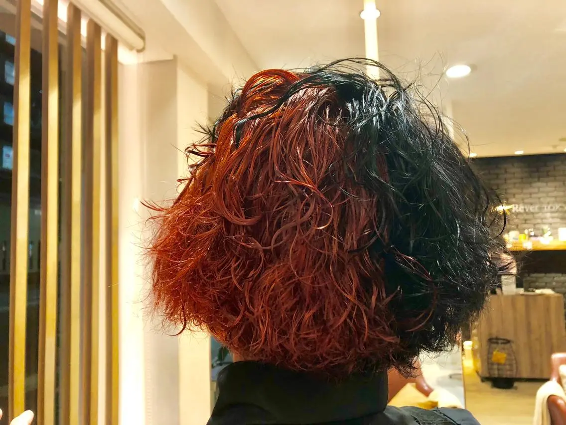 ショート カラー パーマ コンドウ サラのヘアスタイル