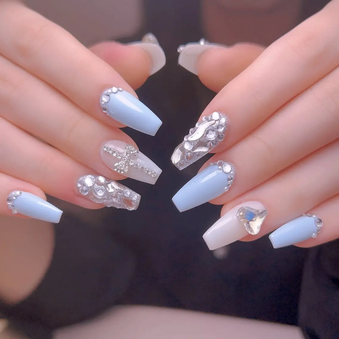 ネイル フレンチネイル ジェルネイル グラデーション 韓国ネイル マグネットネイル ハンドネイル 【長さ出し】 IRIS NAILのネイルデザイン