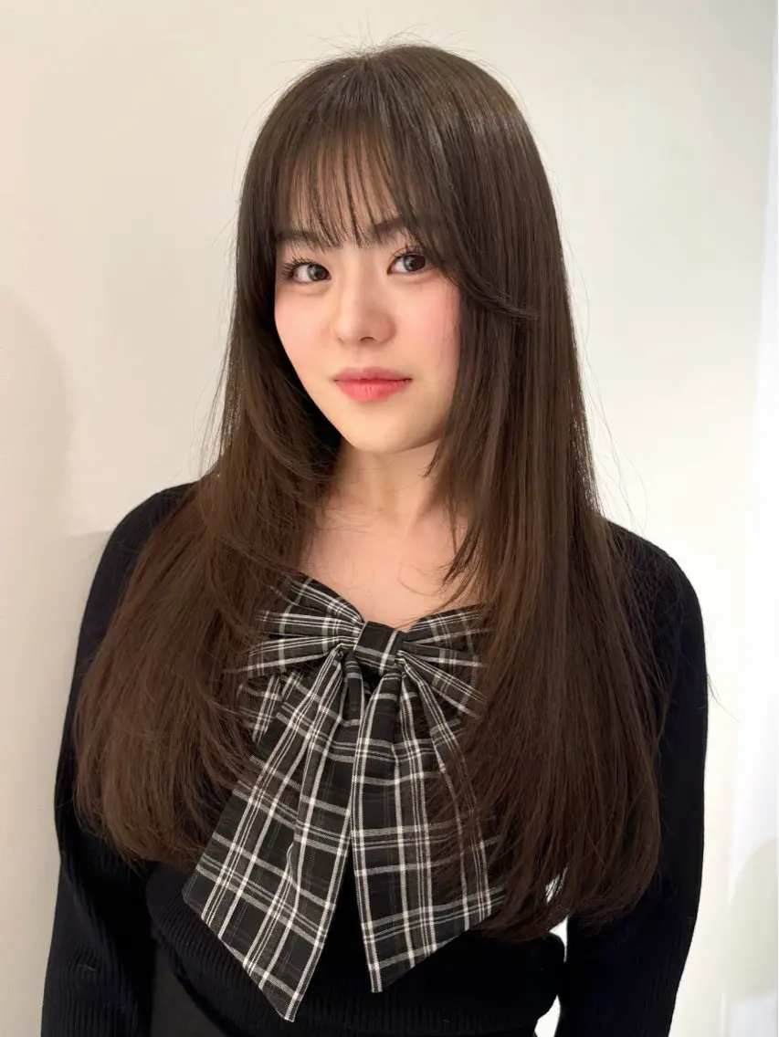 セミロング カラー オリーブカラー レイヤーカット -みつま はるな-のヘアスタイル