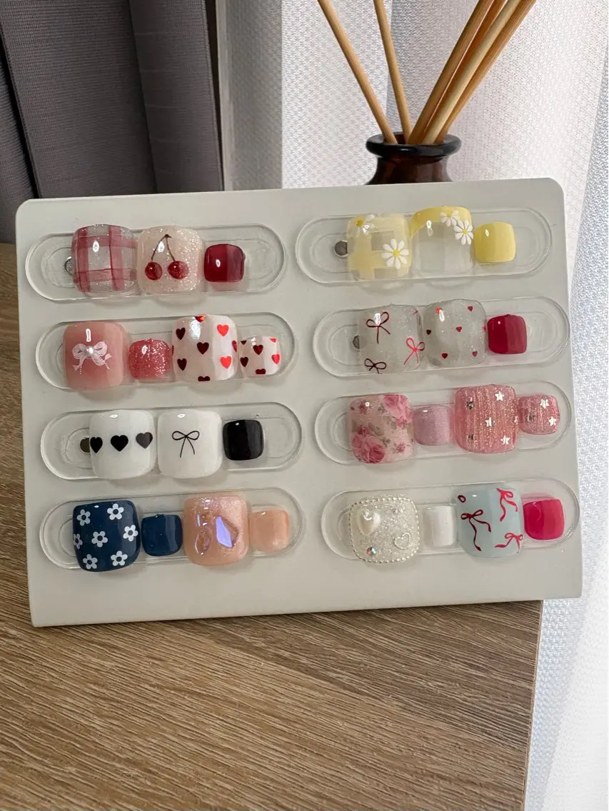 ネイル フラワーネイル フットネイル ハート リボン フットネイル nail salon minthのネイルデザイン