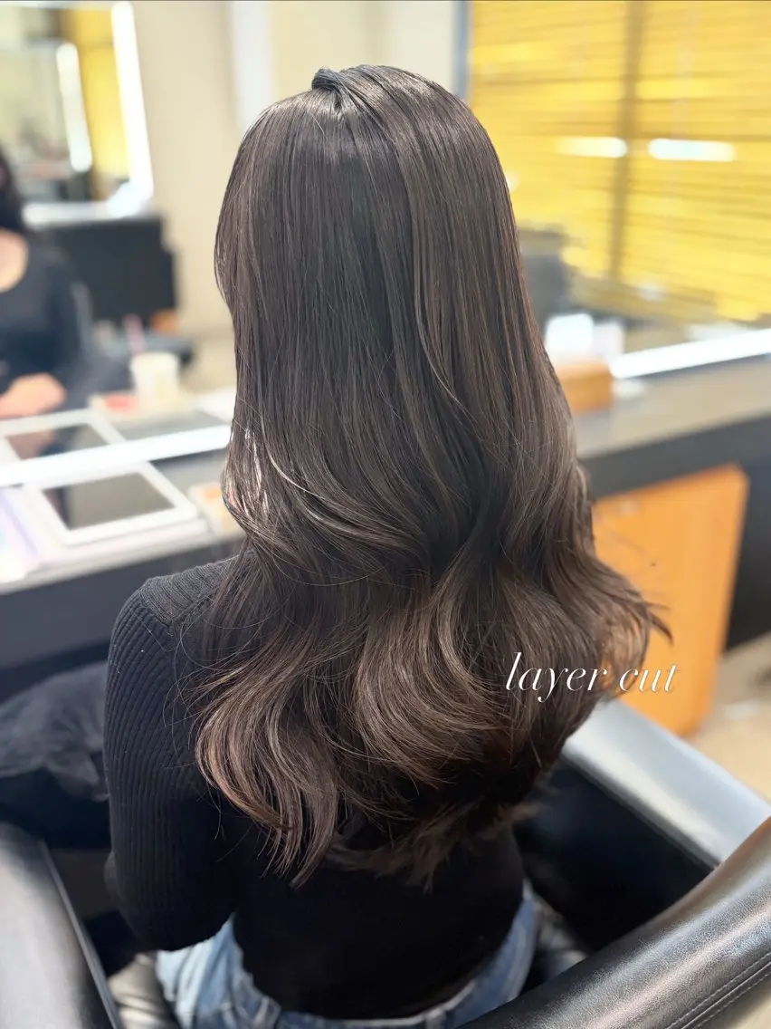 ロング ロングレイヤー レイヤーカット ロング 似合わせカット 髪質改善・水素カラー ARIA(ému)のヘアスタイル